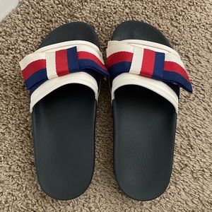 Gucci Pursuit Bow Slides